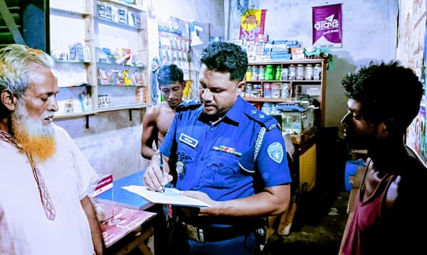 মোবাইলে ছবি তোলাকে কেন্দ্র করে দু’পক্ষের সংঘর্ষে আহত ১০