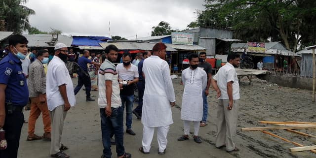 কুয়াকাটায় অর্ধশতাধিক অবৈধ স্থাপনা উচ্ছেদ
