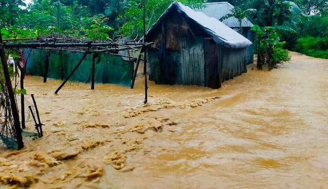 পাহাড়ী ঢলে নেত্রকোনার বিভিন্ন এলাকা প্লাবিত
