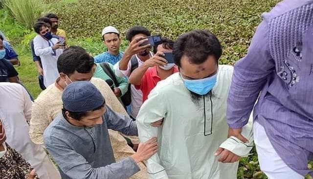 ডিবি  কার্যালয়ে ত্বহা