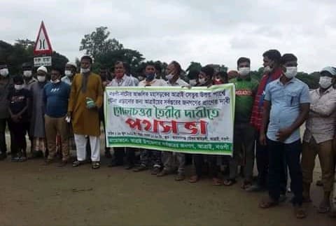 আত্রাইয়ে গোল চত্ত্বরের দাবীতে পথসভা অনুষ্ঠিত