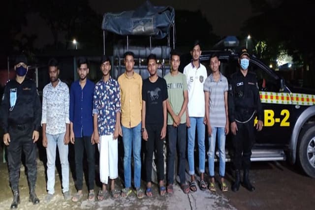 'রোমান্টিক গ্রুপের ৮ সদস্য র‍্যাবের খাঁচায়