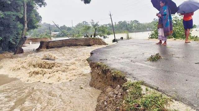 আসামে বাড়ছে মৃতের সংখ্যা, পানিবন্দি ২৮ জেলা