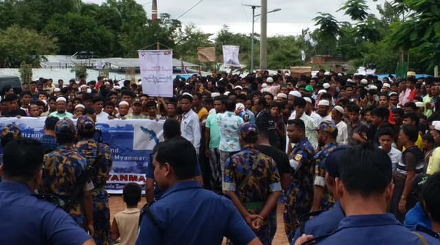 রোহিঙ্গা ক্যাম্পে বিক্ষোভ