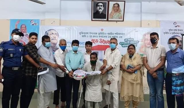 নেছারাবাদে ঘর পেলেন ২০৪ জন