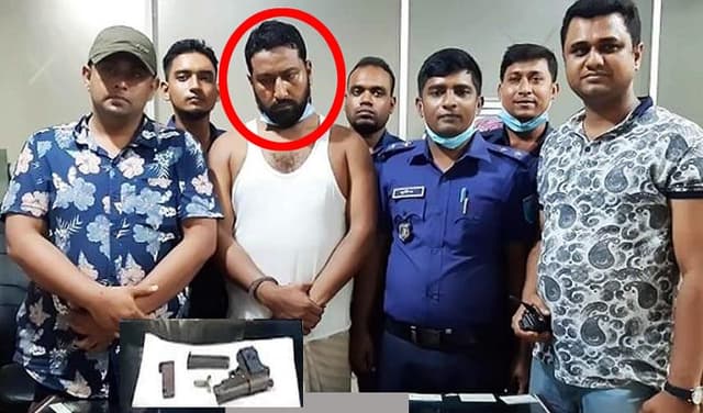 আশুলিয়ায় বিদেশি পিস্তল সহ আ'লীগ নেতা আটক