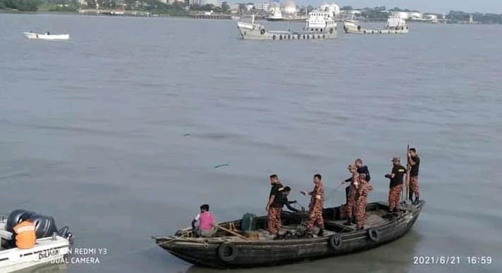 মোংলায় কর্গো জাহাজ থেকে লস্কর নিখোঁজ