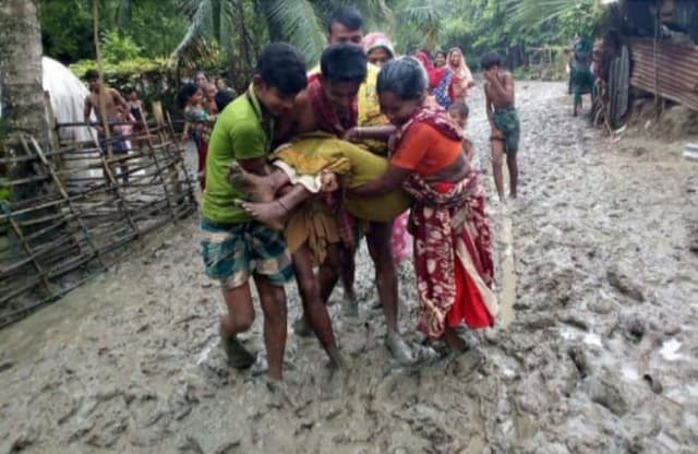 রাস্তা খারাপ তাই, যে গ্রামের মেয়েদের বিয়ে হয় না!