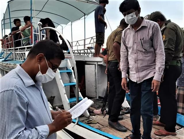 টাঙ্গুয়া হাওরে ভ্রমনে আসা নৌযানকে জরিমানা