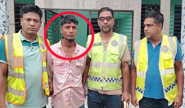 বাকিতে সিগারেট না দেওয়ায় দোকানদারকে কুপিয়ে হত্যা