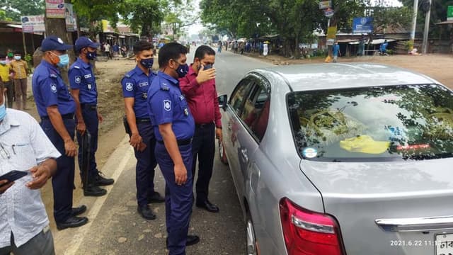 লকডাউন বাস্তবায়নে কঠোর অবস্থানে  রাজবাড়ী প্রশাসন