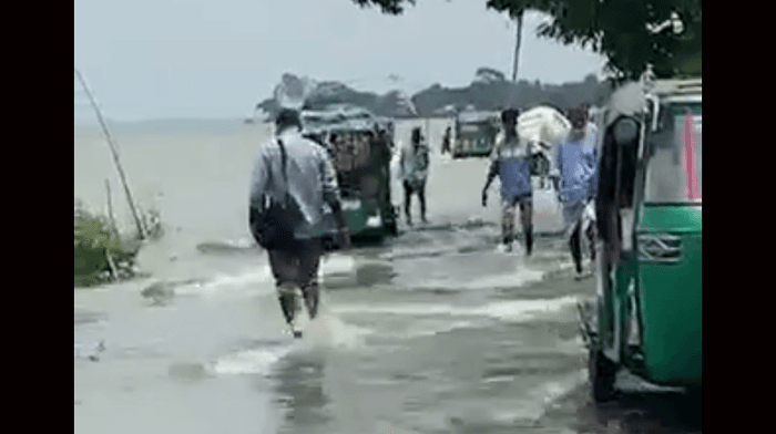 নদীর পানি বৃদ্ধি, ডুবে গেল সরাইল-অরুয়াইল রাস্তা