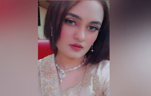 বান্ধবীকে ভিডিও কলে জানিয়ে তরুণীর আত্মহত্যা