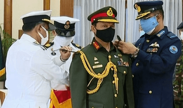 নতুন সেনাপ্রধান শফিউদ্দিন আহমেদ দায়িত্ব গ্রহণ করলেন
