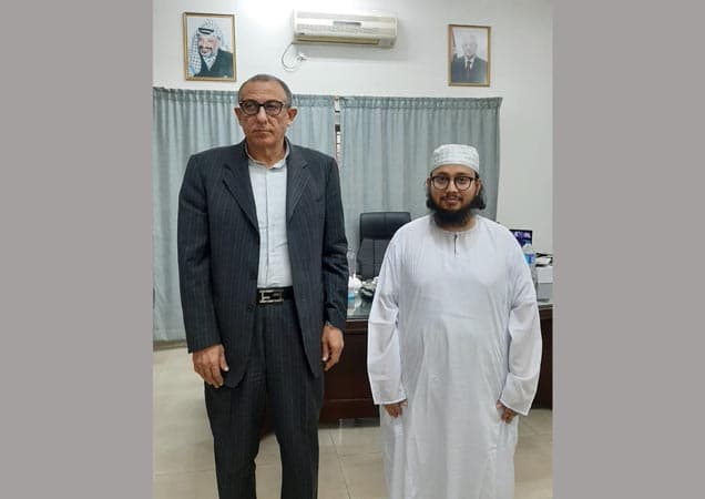 ফিলিস্তিনের জনগণের জন্য অনুদানের চেক হস্তান্তর