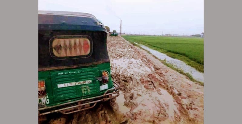 ৫০ বছরেও নির্মাণ হয়নি 'শাহজাদাপুর মলাইশ সড়ক, জনদুর্ভোগ চরমে