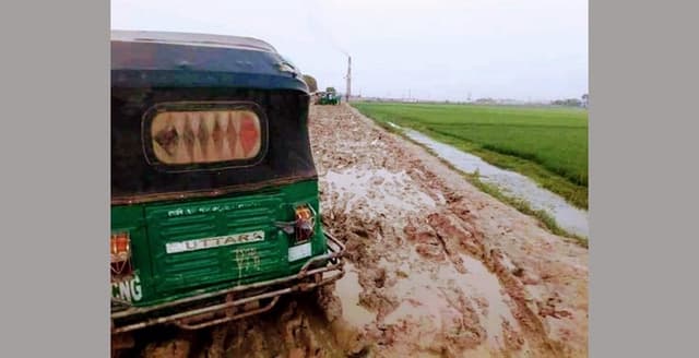 ৫০ বছরেও নির্মাণ হয়নি 'শাহজাদাপুর মলাইশ সড়ক, জনদুর্ভোগ চরমে