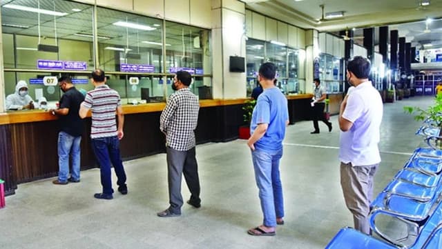 ব্যাংক খোলা না বন্ধ, সিদ্ধান্ত কাল