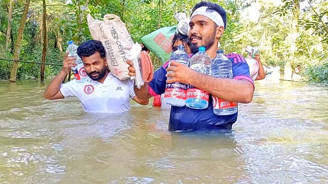 সিলেটে বন্যার্তদের মাঝে ‘ব্লাড লিংক ফরিদপুর’র ত্রাণ বিতরণ