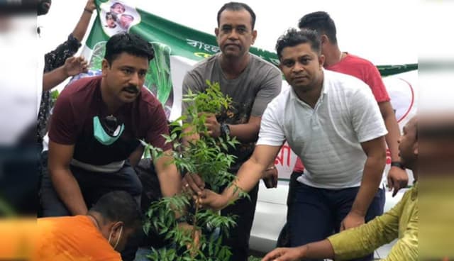 আশুলিয়ায় থানা যুবলীগের উদ্যোগে বৃক্ষরোপন