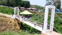 পর্যটকে মুখরিত আলুটিলা হর্টিকালচার পার্ক