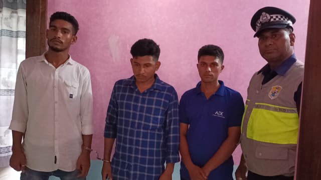 কুয়াকাটায় পর্যটককে মারধরের অভিযোগে গ্রেফতার পরিবহনের ৩ স্টাফ