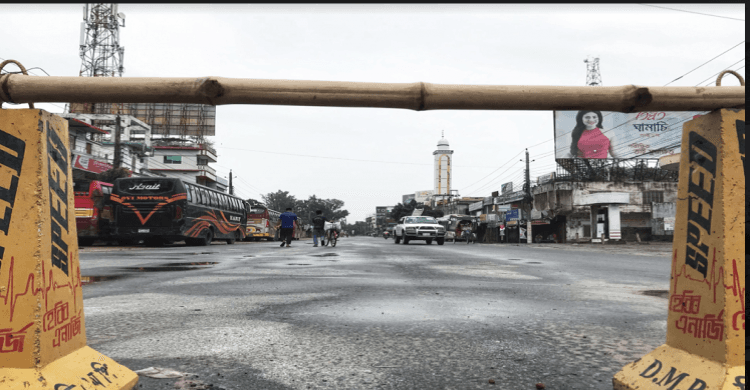 আজ দ্বিতীয় দিনে ‘লকডাউনে’ বাইরে ঘুরতে বেরিয়ে গ্রেফতার ৩২০