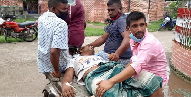 বন্দর চ্যানেলের সিগনাল বয়া তুলতে গিয়ে ৪ ডুবুরী গুরুতর আহত