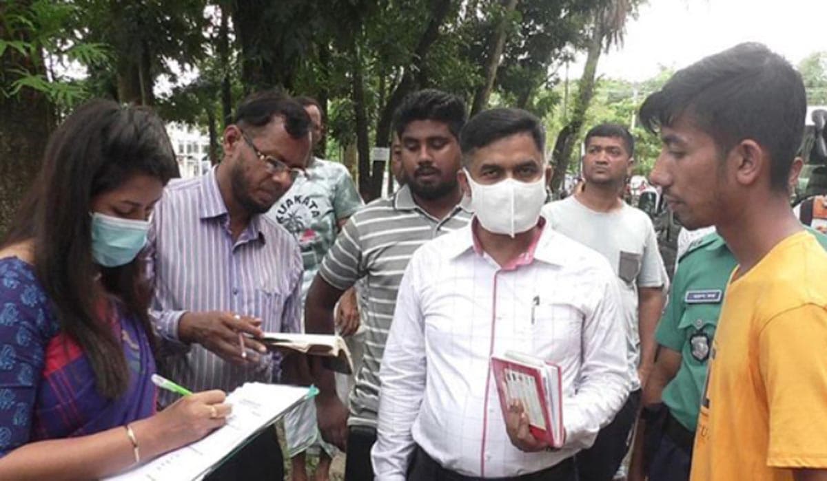 বরিশালে ফিটনেসবিহীন ৪ অ্যাম্বুলেন্স মালিককে জরিমানা