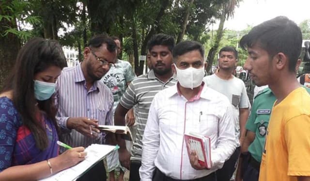 বরিশালে ফিটনেসবিহীন ৪ অ্যাম্বুলেন্স মালিককে জরিমানা