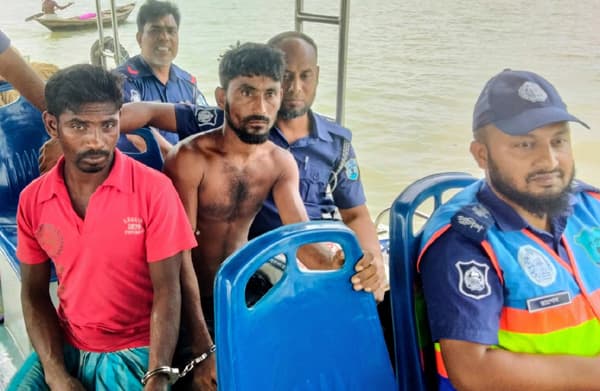 হিজলায় অবৈধ জালসহ ২ জেলে আটক