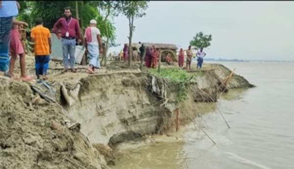 যমুনার ভাঙনে বসতভিটা হারিয়ে নিঃস্ব অসংখ্য পরিবার