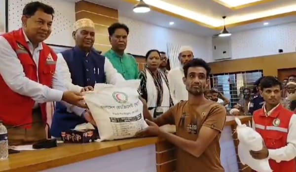 বানভাসি মানুষের সহযোগিতায় সব ধরনের পদক্ষেপ নিচ্ছে সরকার: ত্রাণ প্রতিমন্ত্রী
