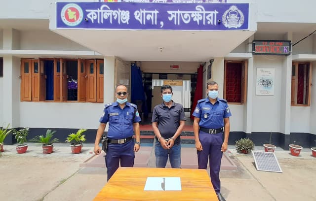 কালিগঞ্জে ছুরিকাঘাতে এক যুবককে হত্যার চেষ্টা