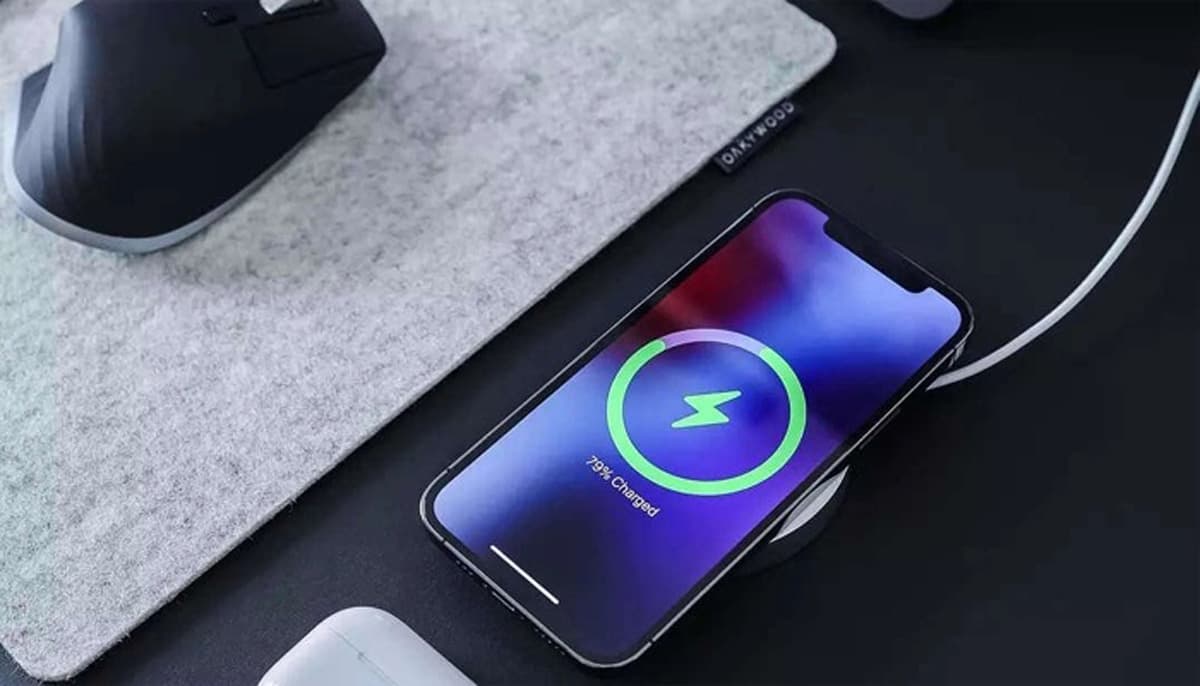 যে কৌশলে দ্রুত চার্জ করা যাবে স্মার্টফোন
