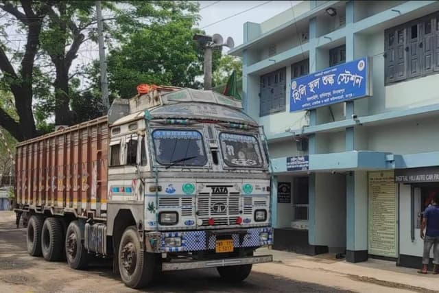 হিলি দিয়ে পেঁয়াজ আমদানি শুরু