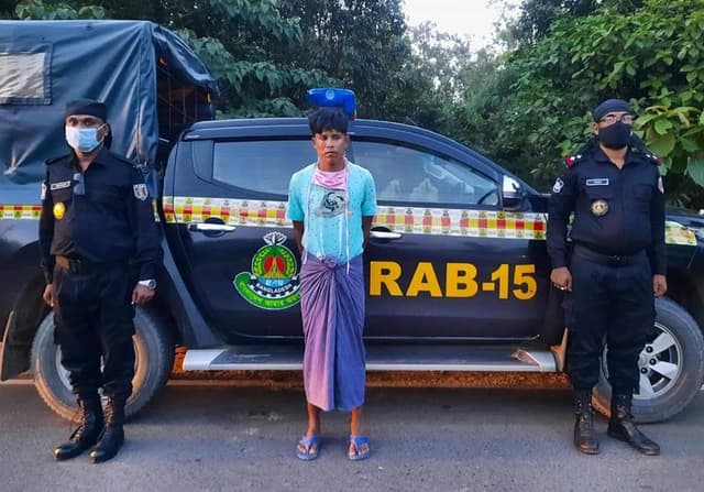 উখিয়ায় ১০ হাজার পিস ইয়াবাসহ আটক এক রোহিঙ্গা