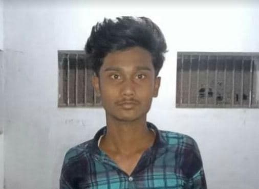 ভূরুঙ্গামারীতে বিদ্যুৎ গ্রাহকের টাকা হাতিয়ে নেয়া যুবক আটক