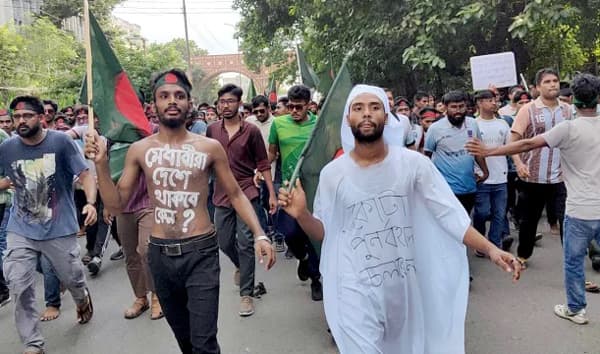 কাল থেকে সারাদেশে ‘বাংলা ব্লকেড’ কর্মসূচি কোটাবিরোধীদের