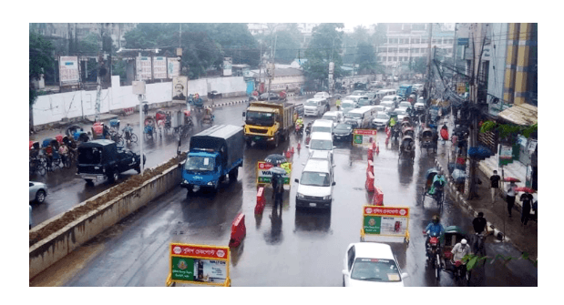 লকডাউনের সপ্তম দিন সড়কে বৃষ্টির সাথে গাড়ির চাপ