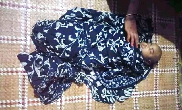 ডাকাতি করতে এসে গৃহবধূকে ধর্ষণ,কান্না করায় শিশুকে হত্যা