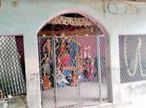 আশাশুনিতে মন্দিরের তালা ভেঙ্গে মূর্তি চুরি