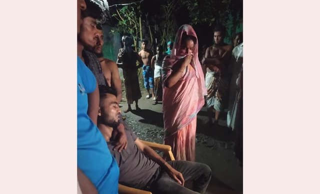 নোয়াখালীতে প্রবাসীর স্ত্রীর ঘরে ধরা খেল প্রেমিক, অতঃপর