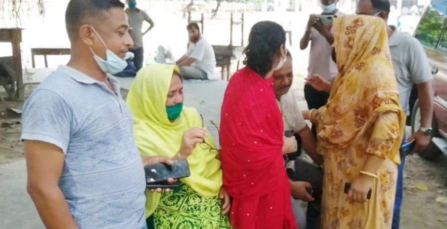 আমার ছেলে অন্যায় করেনি, তাকে মুক্তি দিন : সাংবাদিক তানুর মা