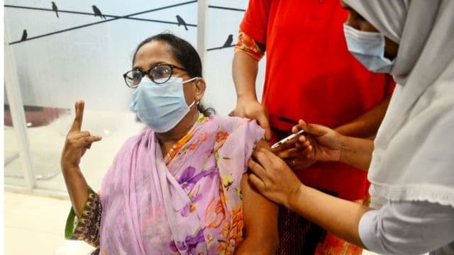 সারা দেশে শুরু সিনোফার্মের টিকাদান