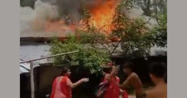 উখিয়ায় অগ্নিকান্ডে ৩ বসতঘর পুড়ে ছাঁই