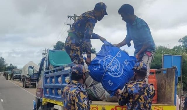 শামলাপুর ক্যাম্প-২৩ থেকে ১৪০ রোহিঙ্গা উখিয়ায় স্থানান্তর