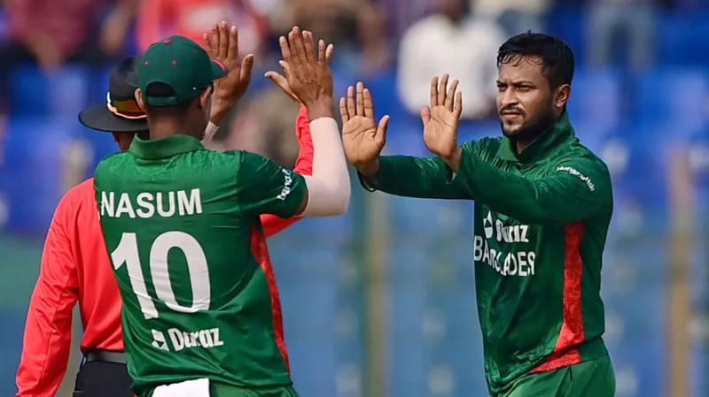 প্রথম টি-টোয়েন্টি বাংলাদেশকে ১৫৫ রানের টার্গেট দিল আফগানরা