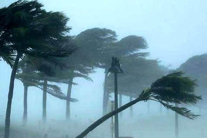 দেশের আট অঞ্চলে ৬০ কিমি বেগে ঝড়ের আভাস