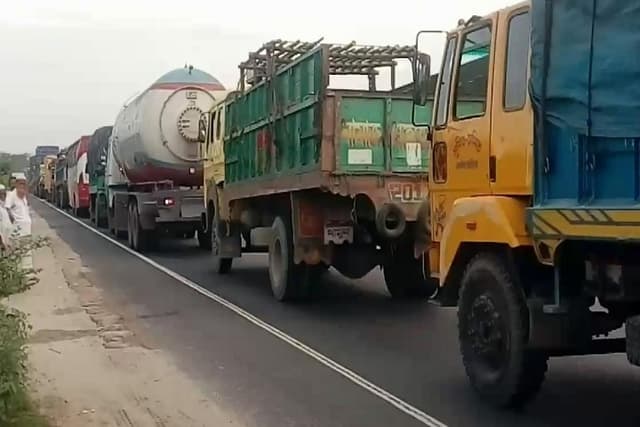 ঢাকা-টাঙ্গাইল মহাসড়কে ১৭ কিলোমিটার যানজট